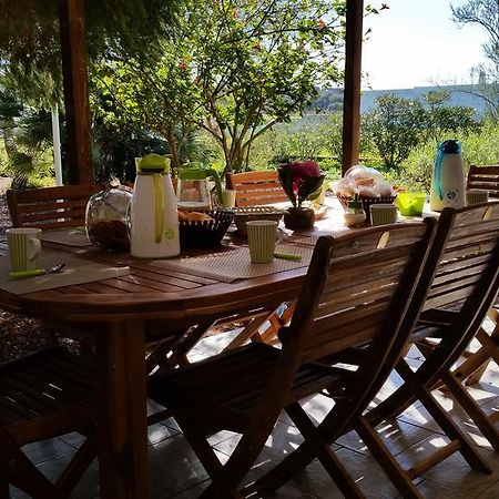 B&B Bella Calasetta Eksteriør billede